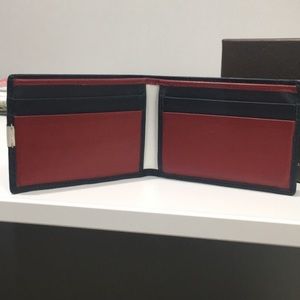 Must see Gucci Wallet! Extremely sharp! Christmas